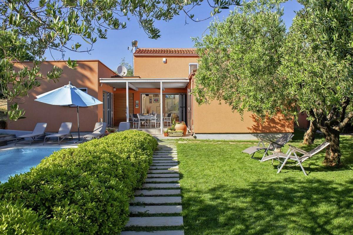 Villa Emili In Medulin - Haus Fuer 4-5 Personen Ngoại thất bức ảnh